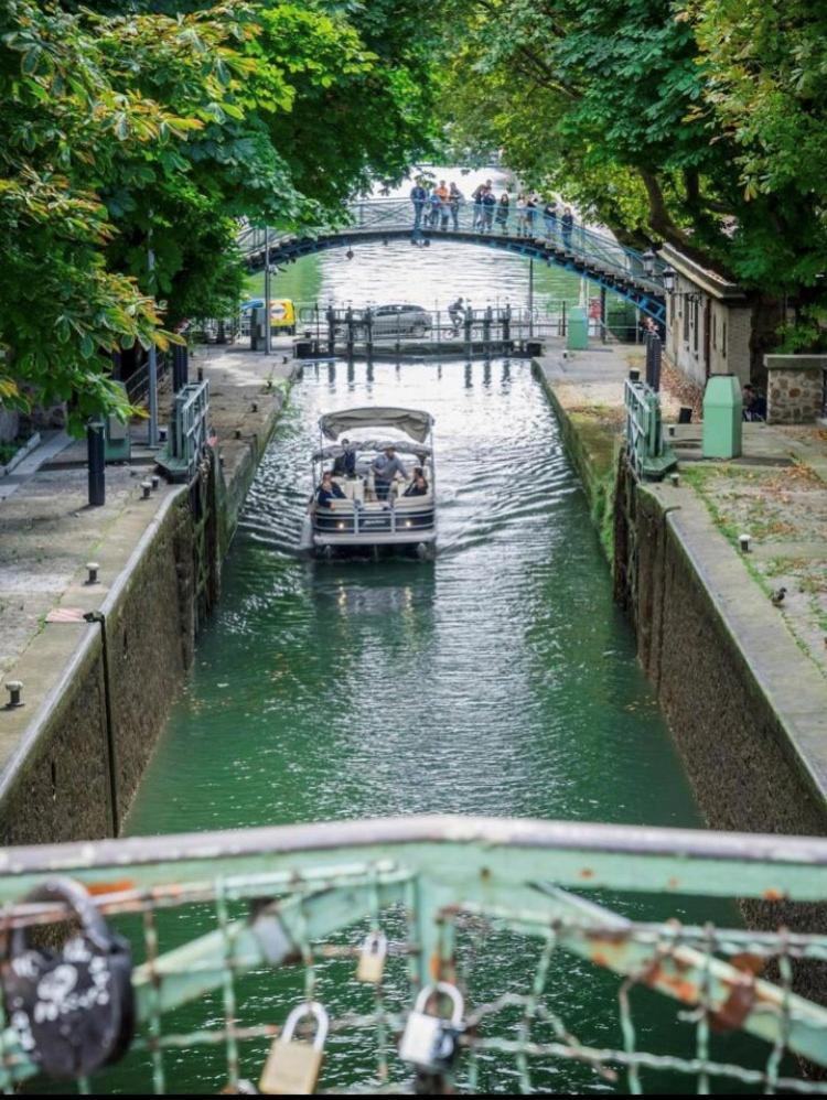 Homestay Rue La Fayette Paris